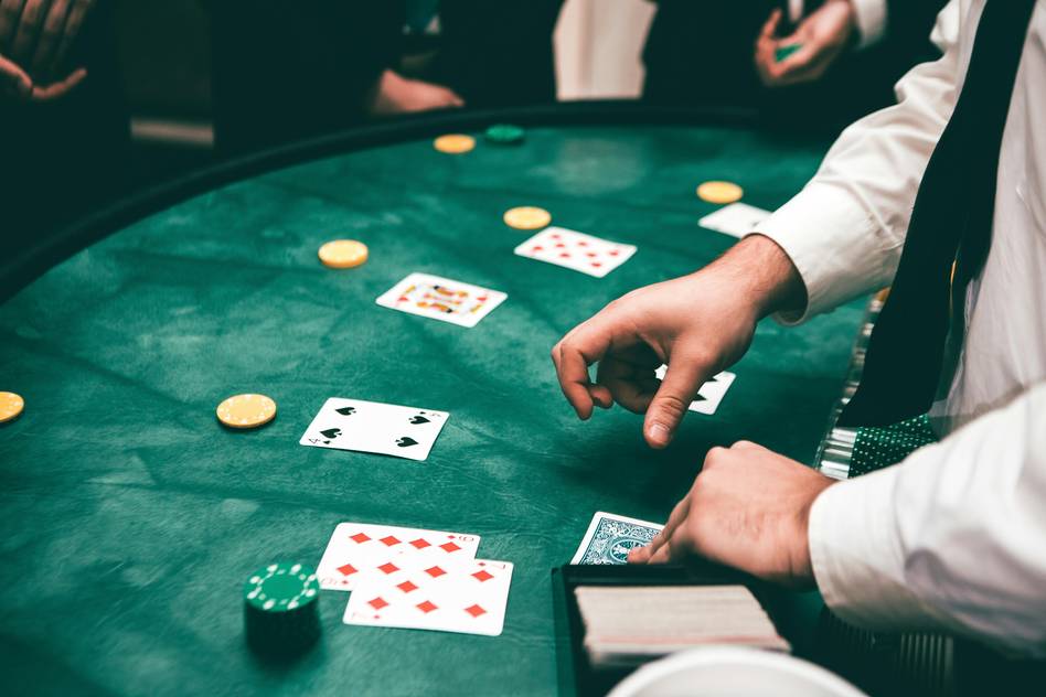 How Live Dealers Transformed Online Casinos How Live Dealers Transformed Online Casinos